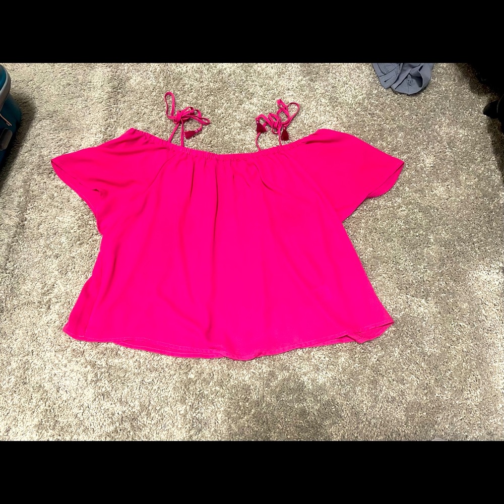 Deep pink off shoulder top. Excellent condition.